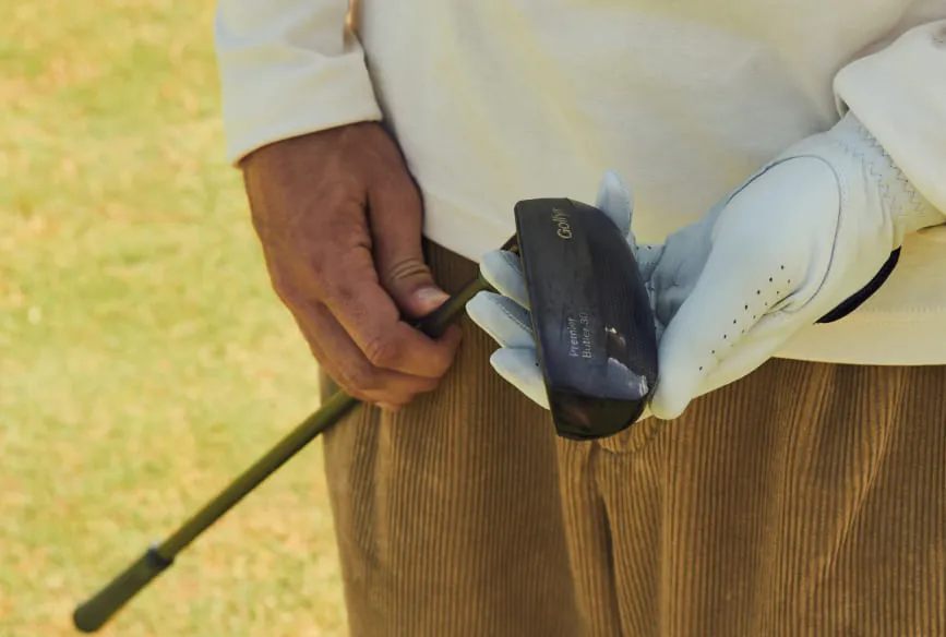 Wide sole for better turf interaction